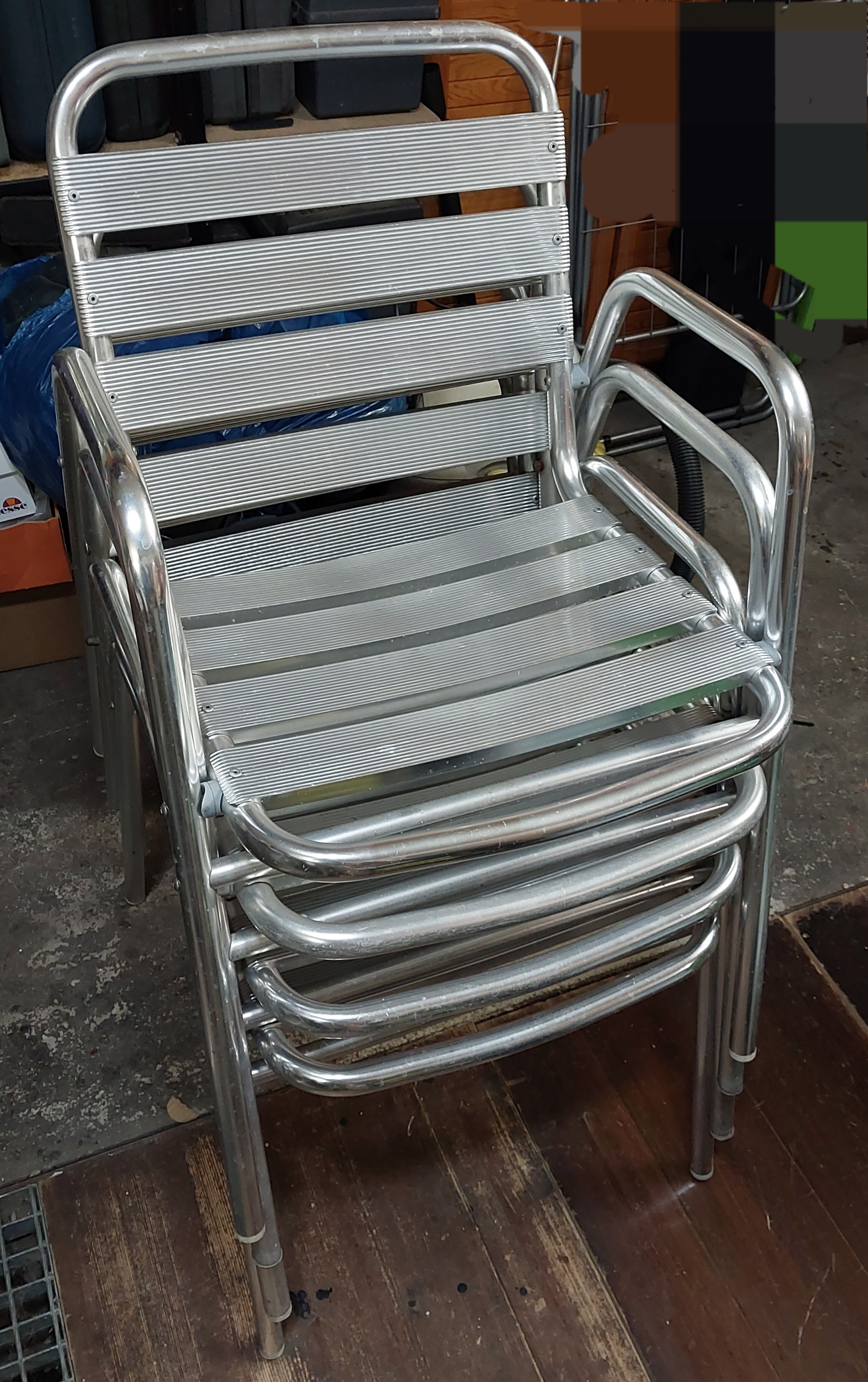 4 krzesła aluminiowe zesztaplowane